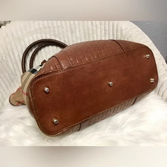 Burberry Bags - Picture 12 of 16